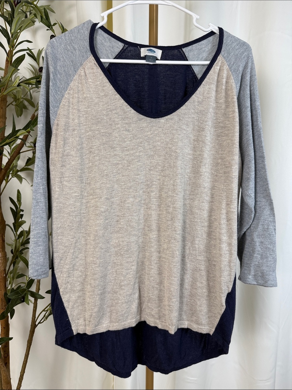 Old Navy Navy and Light Gray Colorblock Knit Top Sz M (T4)